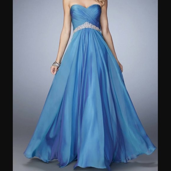 La Femme Dresses & Skirts - Prom Dress, worn once size 00